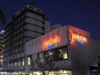 Cresta Jameson Hotel