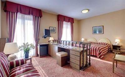 фото отеля Hotel Savona Alba
