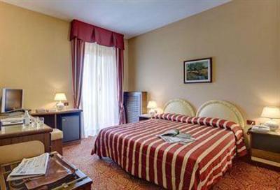 фото отеля Hotel Savona Alba