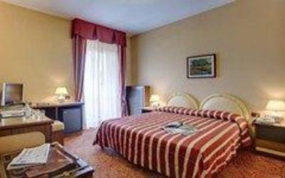 фото отеля Hotel Savona Alba