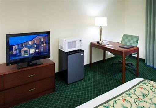фото отеля Fairfield Inn Santa Clarita Valencia