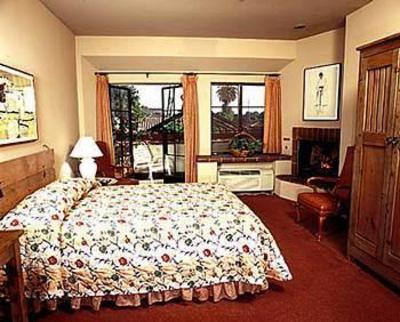 фото отеля Clocktower Inn Hotel