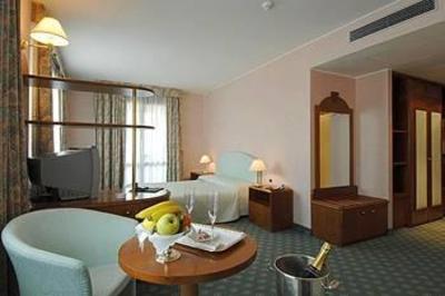 фото отеля Hostellerie Du Cheval Blanc Aosta