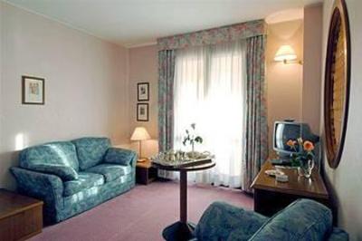 фото отеля Hostellerie Du Cheval Blanc Aosta