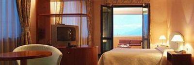 фото отеля Hostellerie Du Cheval Blanc Aosta
