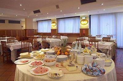 фото отеля Hostellerie Du Cheval Blanc Aosta