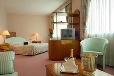 фото отеля Hostellerie Du Cheval Blanc Aosta