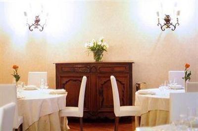 фото отеля Hostellerie Du Cheval Blanc Aosta