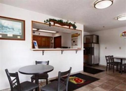 фото отеля Super 8 Waynesburg