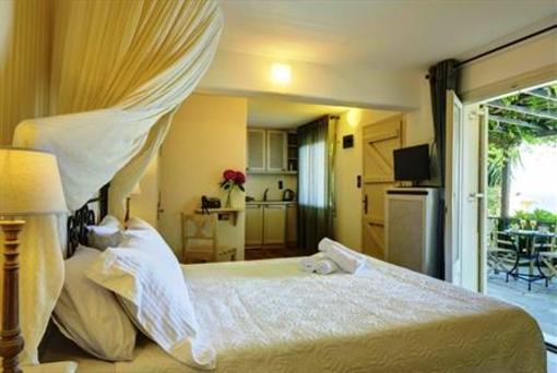 фото отеля Agapitos Villas & Guesthouses