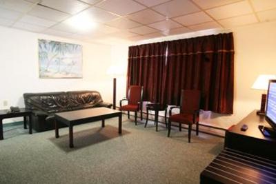 фото отеля Alpine Inn & Suites Revelstoke