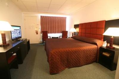 фото отеля Alpine Inn & Suites Revelstoke
