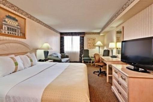 фото отеля Holiday Inn Toronto Mississauga