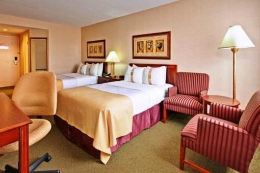 фото отеля Holiday Inn Toronto Mississauga