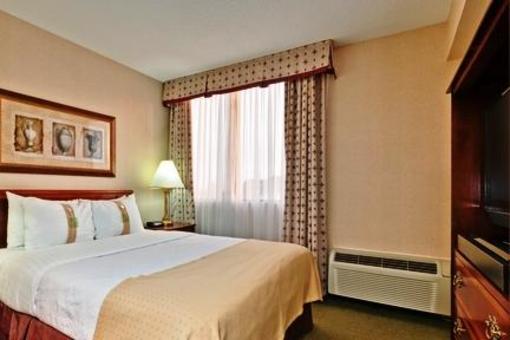фото отеля Holiday Inn Toronto Mississauga