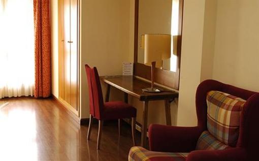 фото отеля Hotel Pirineos Castejon de Sos