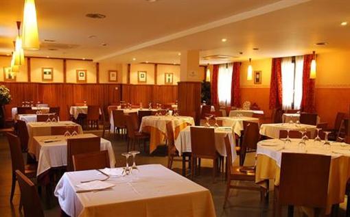 фото отеля Hotel Pirineos Castejon de Sos