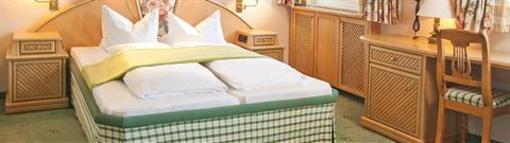 фото отеля Hotel Schlossblick Chiemsee