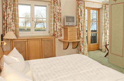 фото отеля Hotel Schlossblick Chiemsee