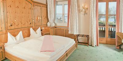 фото отеля Hotel Schlossblick Chiemsee