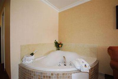 фото отеля Vagabond Inn Executive Pasadena