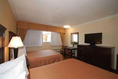 фото отеля Vagabond Inn Executive Pasadena