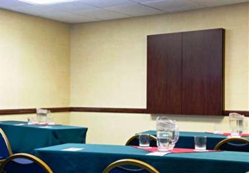 фото отеля SpringHill Suites Chesterfield
