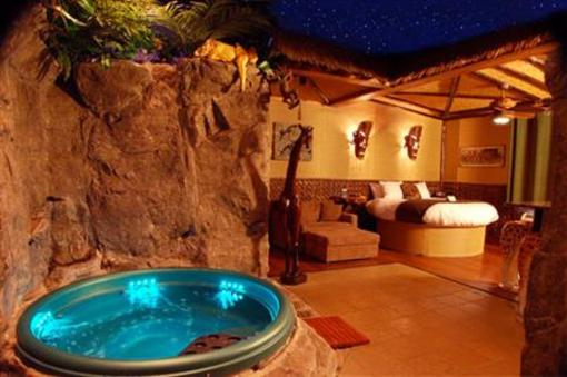 фото отеля Adventure Suites
