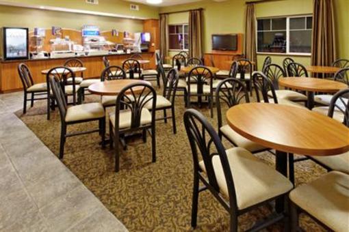 фото отеля Holiday Inn Express Hotel & Suites Canyonville