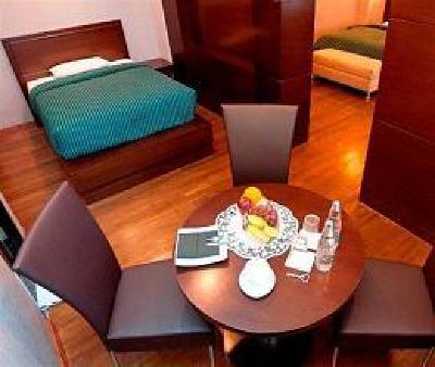 фото отеля Enhaii Hotel Bandung
