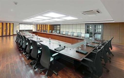 фото отеля Mayfair Convention