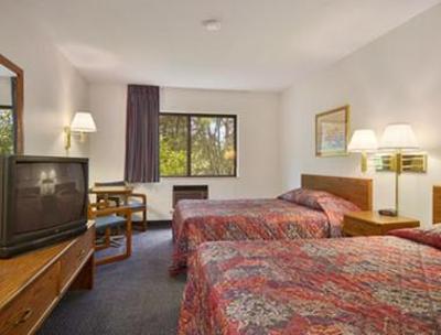 фото отеля Super 8 Motel Waterloo (Iowa)