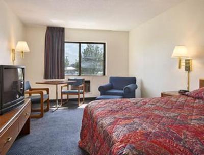 фото отеля Super 8 Motel Waterloo (Iowa)