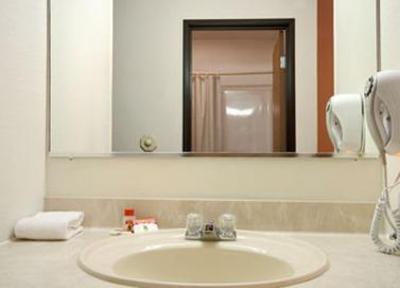 фото отеля Super 8 Motel Waterloo (Iowa)