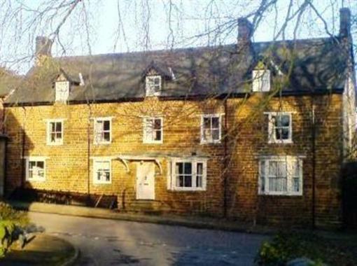 фото отеля Kendal House Bed and Breakfast Towcester