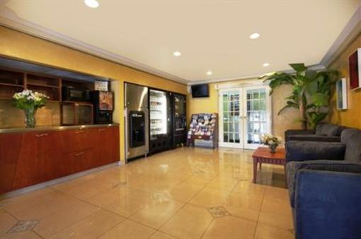 фото отеля Canada's Best Value Inn Richmond Hill
