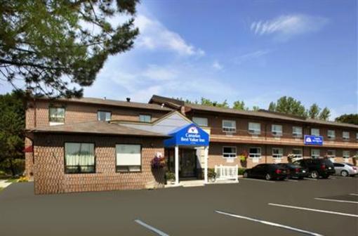 фото отеля Canada's Best Value Inn Richmond Hill