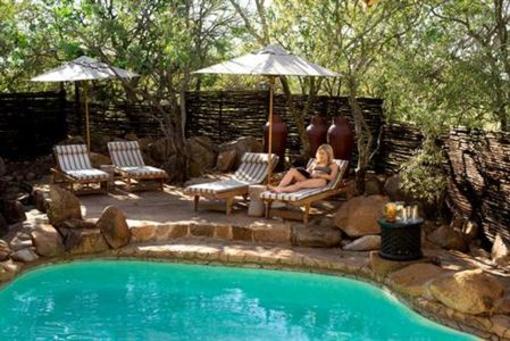 фото отеля Tshukudu Bush Lodge