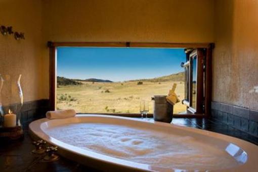 фото отеля Tshukudu Bush Lodge