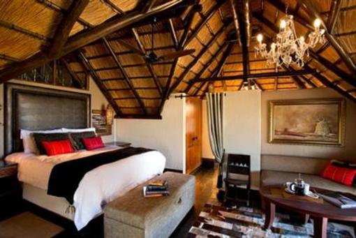 фото отеля Tshukudu Bush Lodge