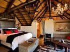 фото отеля Tshukudu Bush Lodge