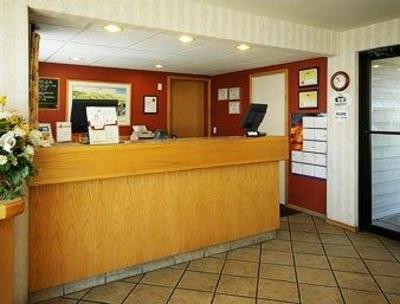 фото отеля Super 8 Kelowna