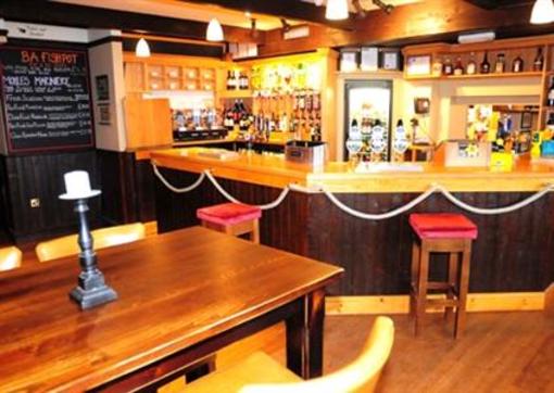 фото отеля Bridport Arms Hotel