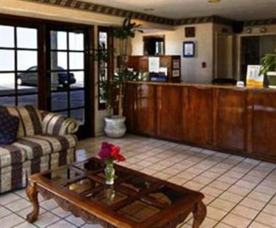 фото отеля Travelodge Costa Mesa Newport Beach Hacienda