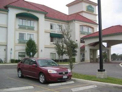 фото отеля La Quinta Inn and Suites Seguin
