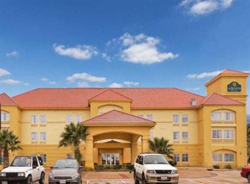 фото отеля La Quinta Inn and Suites Seguin