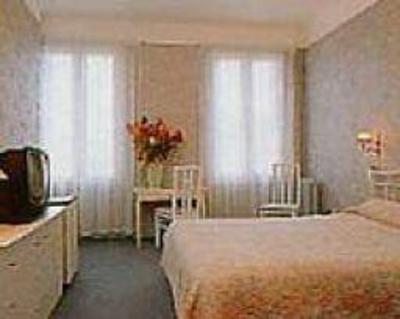 фото отеля Hotel Henri IV Tarbes