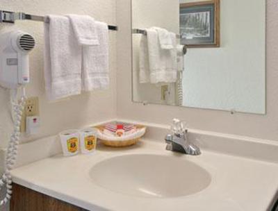 фото отеля Super 8 Motel Glacier International Airport Kalispell