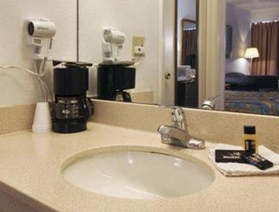 фото отеля Travelodge Macon North