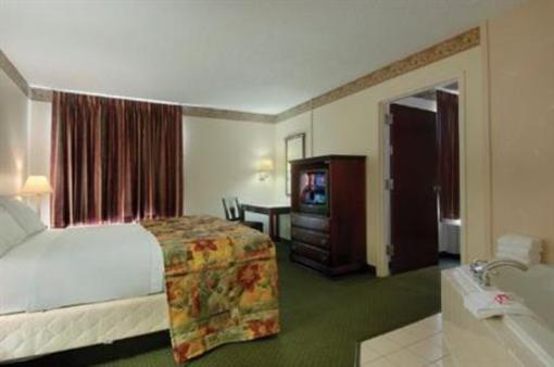 фото отеля Red Roof Inn Fayetteville (North Carolina)